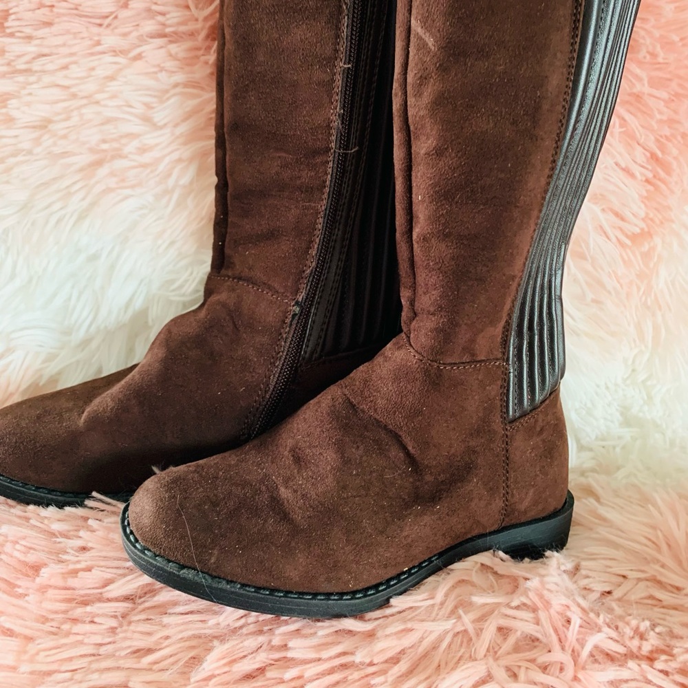 Brown boots